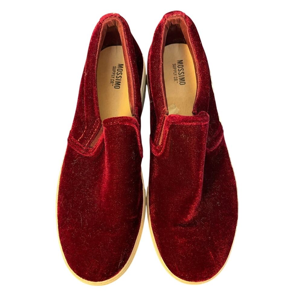 Mossimo Supply Co. Women’s Velvety  Slip On Shoes Color‎ Burgundy Size 7